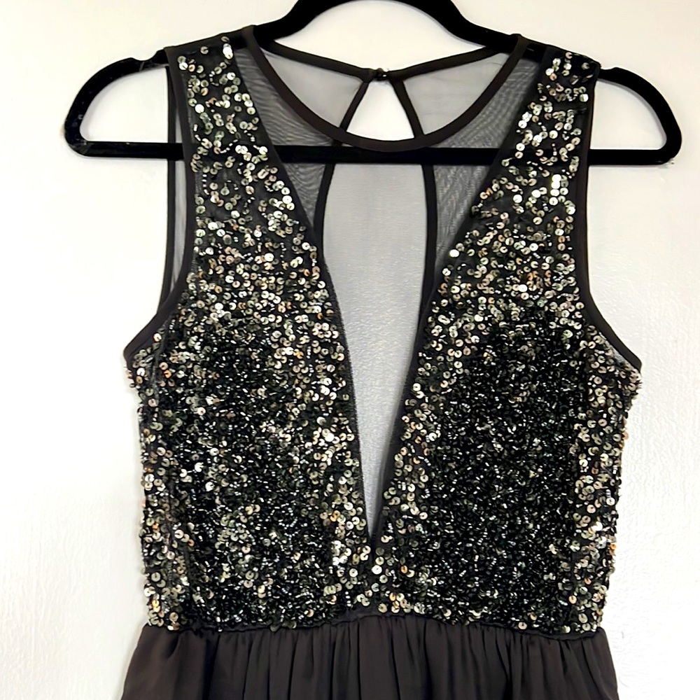 Forever 21!! Sequins and chiffon short dress!! Size S
